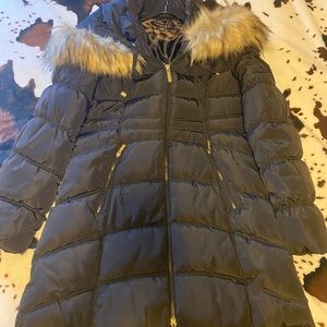 size medium Chinese laundry hooded faux fur jacket used only two times excellent